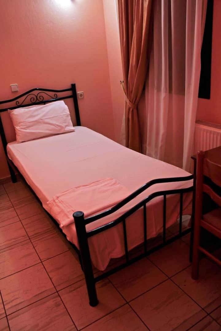 Guesthouse Bizani Neo Mpizani الغرفة الصورة